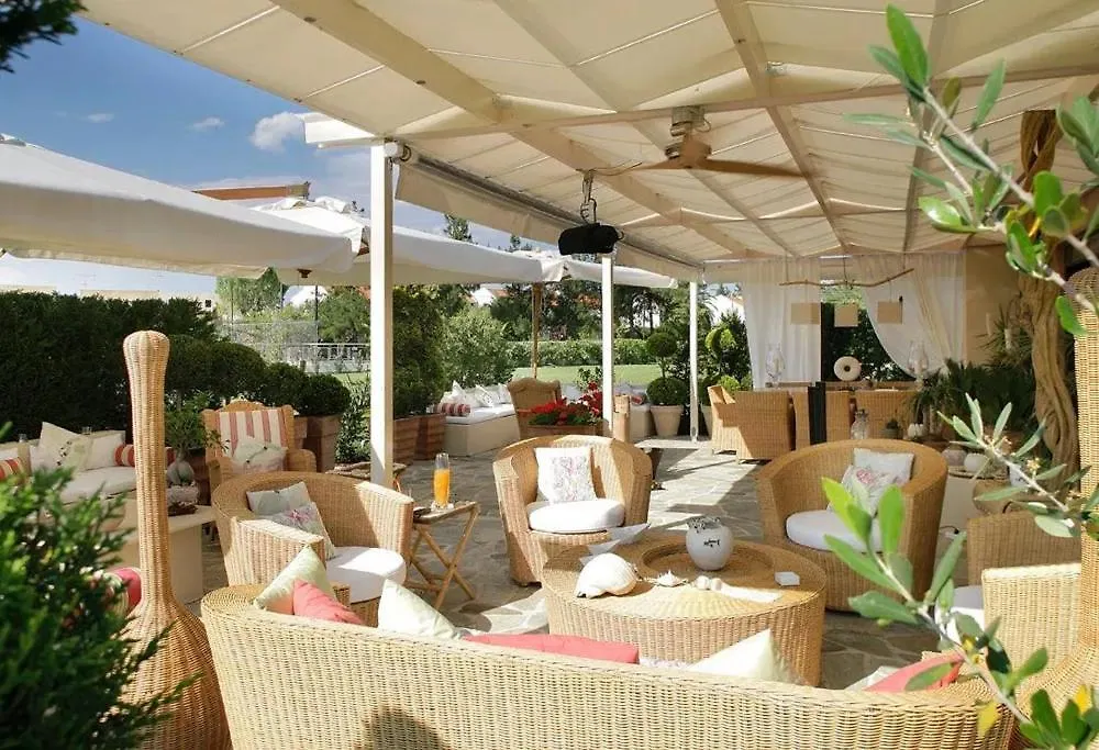 Villa Efi ペフコホリ